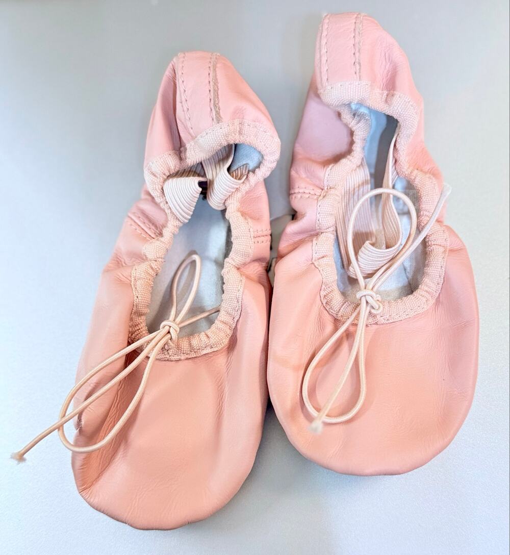 Bloch Leather Ballet Dance Shoes Pink Split Sole 10.5 D Adult Exercise EUC